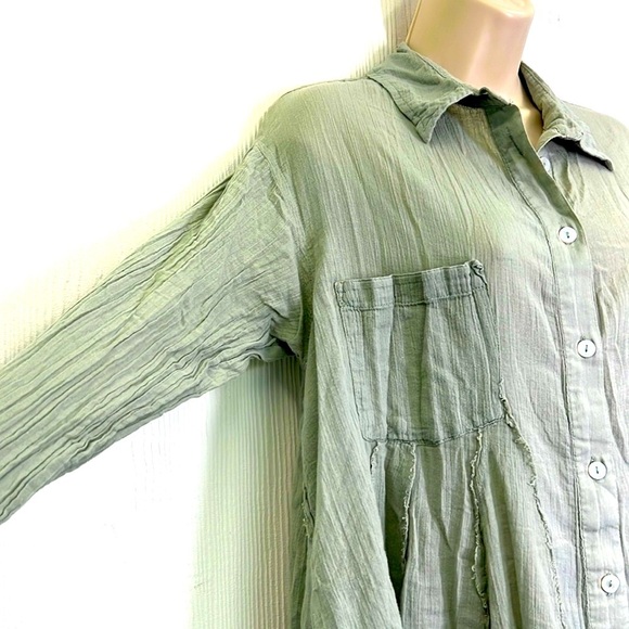 Free People - Light Green Button Down Raw Hemline Flowy Blouse Size Small - Picture 4 of 11